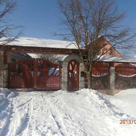 Karpatskiy Domyk Izki Buitenkant foto