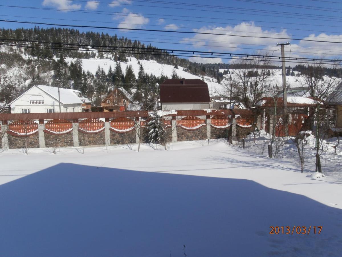 Karpatskiy Domyk Izki Buitenkant foto