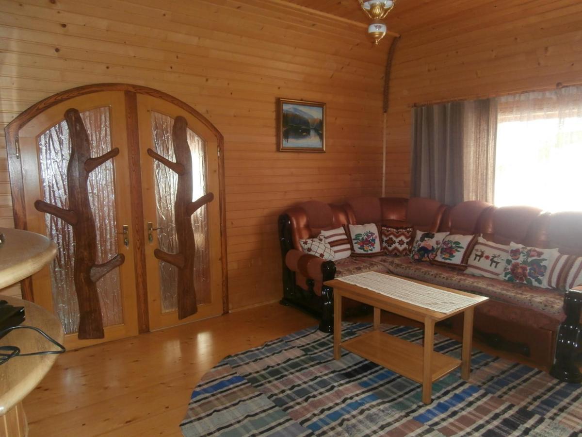 Karpatskiy Domyk Izki Buitenkant foto